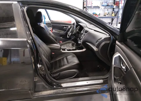 2014 Nissan Altima 2.5 S z USA, uszkodzony, nr VIN 1N4AL3AP3EN232259